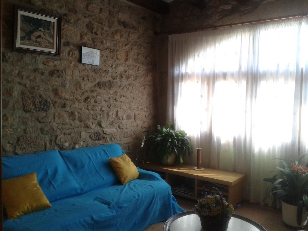 Отель Casa Angrill Oliana Экстерьер фото