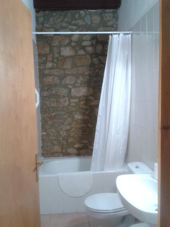 Отель Casa Angrill Oliana Номер фото