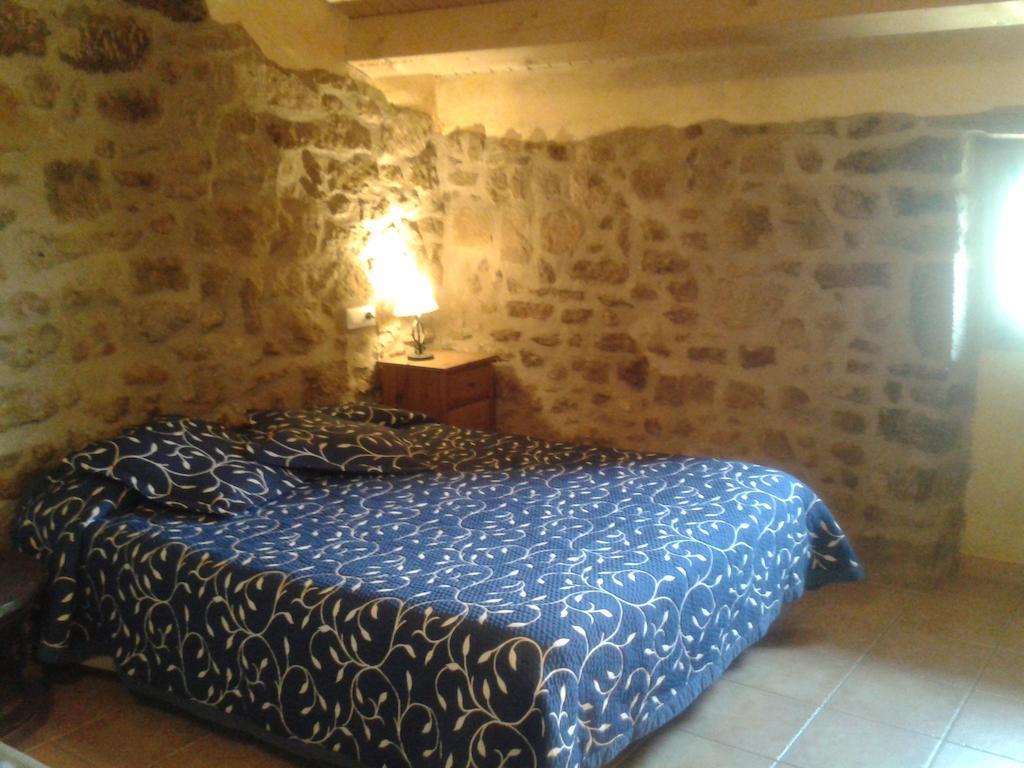 Отель Casa Angrill Oliana Экстерьер фото